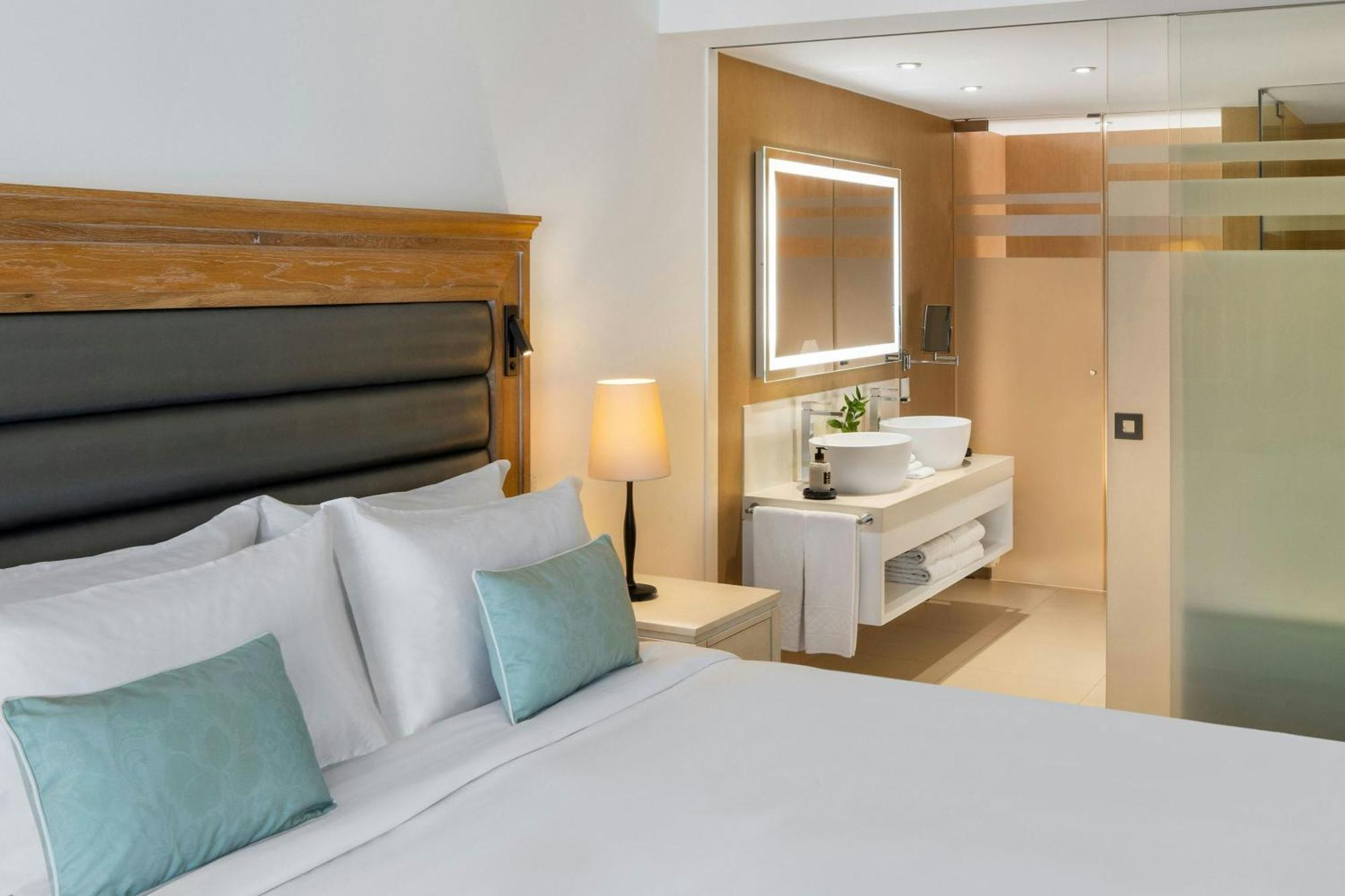 Junior Suite Oceano con Vista Piscina